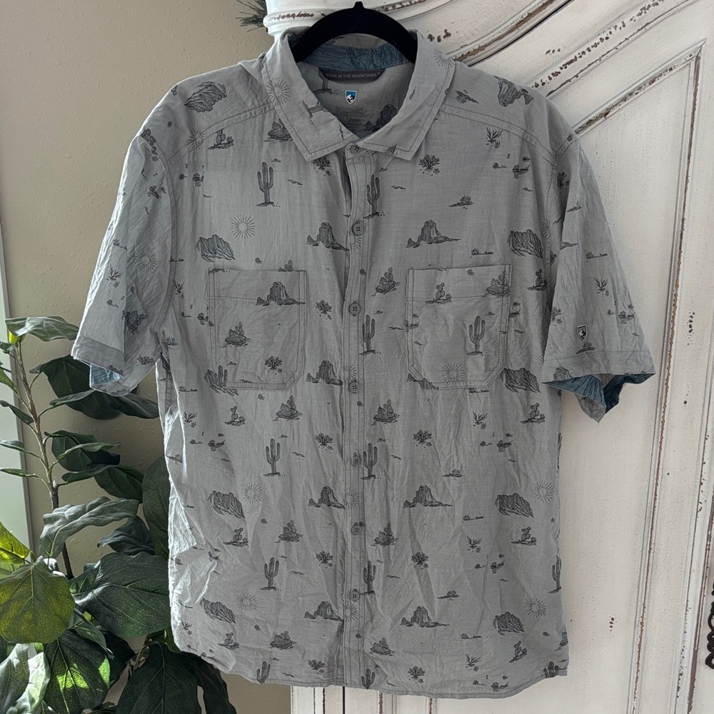 Kuhl Men’s Size XL Gray Desert Cactus Print Short Sleeve Button Up Shirt